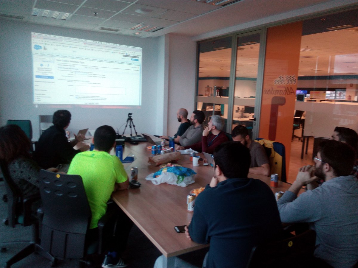 AlbaSFDC's tweet image. #meetup #granada #custommetadata @SalesforceDevs