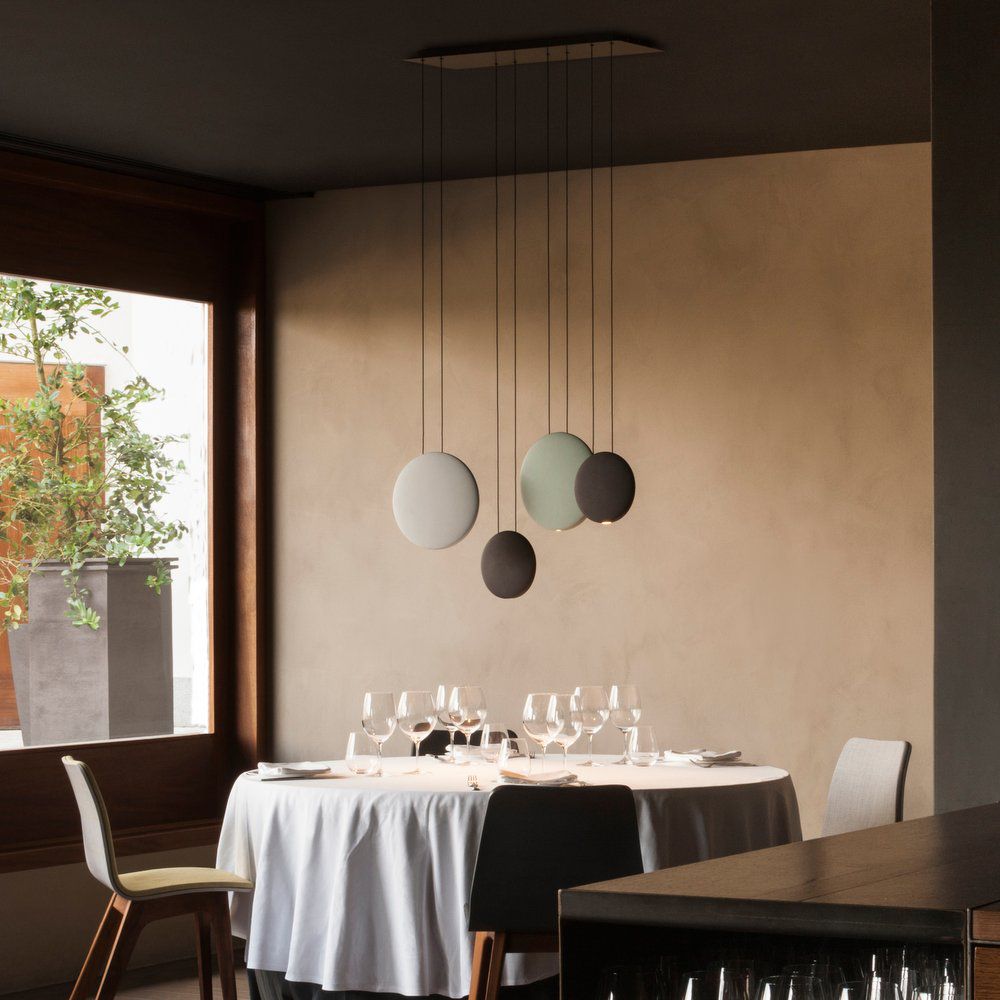 EstudioPas's tweet photo. Tu hogar, tu propio cosmos. ➡ https://t.co/ddI8F5ShXH ⬅
Lámparas colgantes #Cosmos de @VibiaLight #EstudioPAS #interiorismo #iluminación #Valencia https://t.co/buRyEMOy30