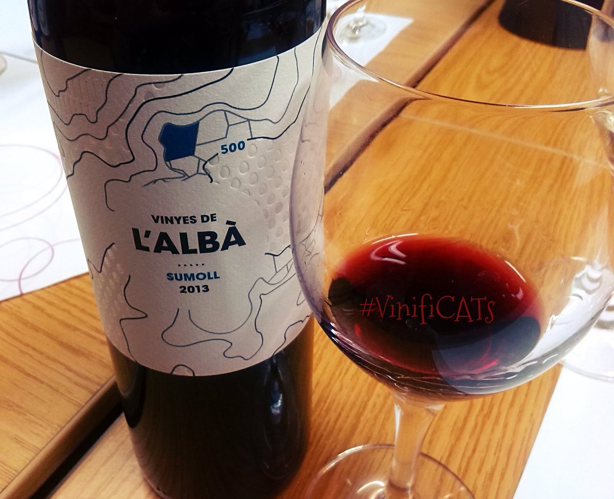 tardacatradio's tweet photo. 🔴 La distribució del vi QUÈ, EH? QUÈ?!

Aquesta serena pregunta ens fem. @xuriguera, Sergi Sevé de @12DOS_CAT i Joan Estela de #VinsEstela la responen:

▶️https://t.co/eTH87fUtyh 

📽 Feu-nos un cop d'ull via streaming https://t.co/eu8mSIyQUF https://t.co/RzdkzKG2zK