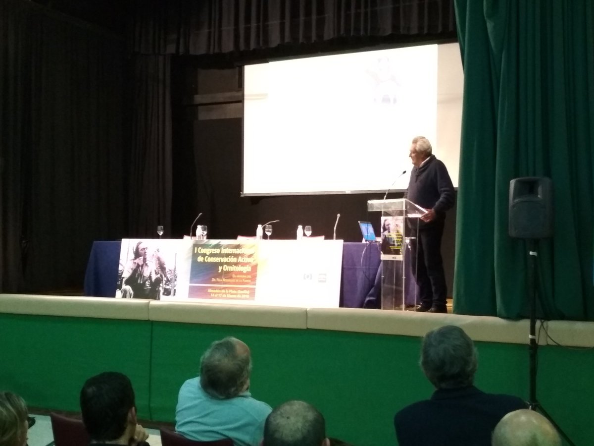 FelixCuenta's tweet photo. El Dr. Manuel Enrique Figueroa Clemente @unisevilla nos acompaña en la tarde de hoy para abrirnos los ojos al desarrollo sostenible 🌱

¡Atentos! 😉

#GraciasFélix #FélixCuenta #DesarrolloSostenible https://t.co/8cqF7Ddx6Z