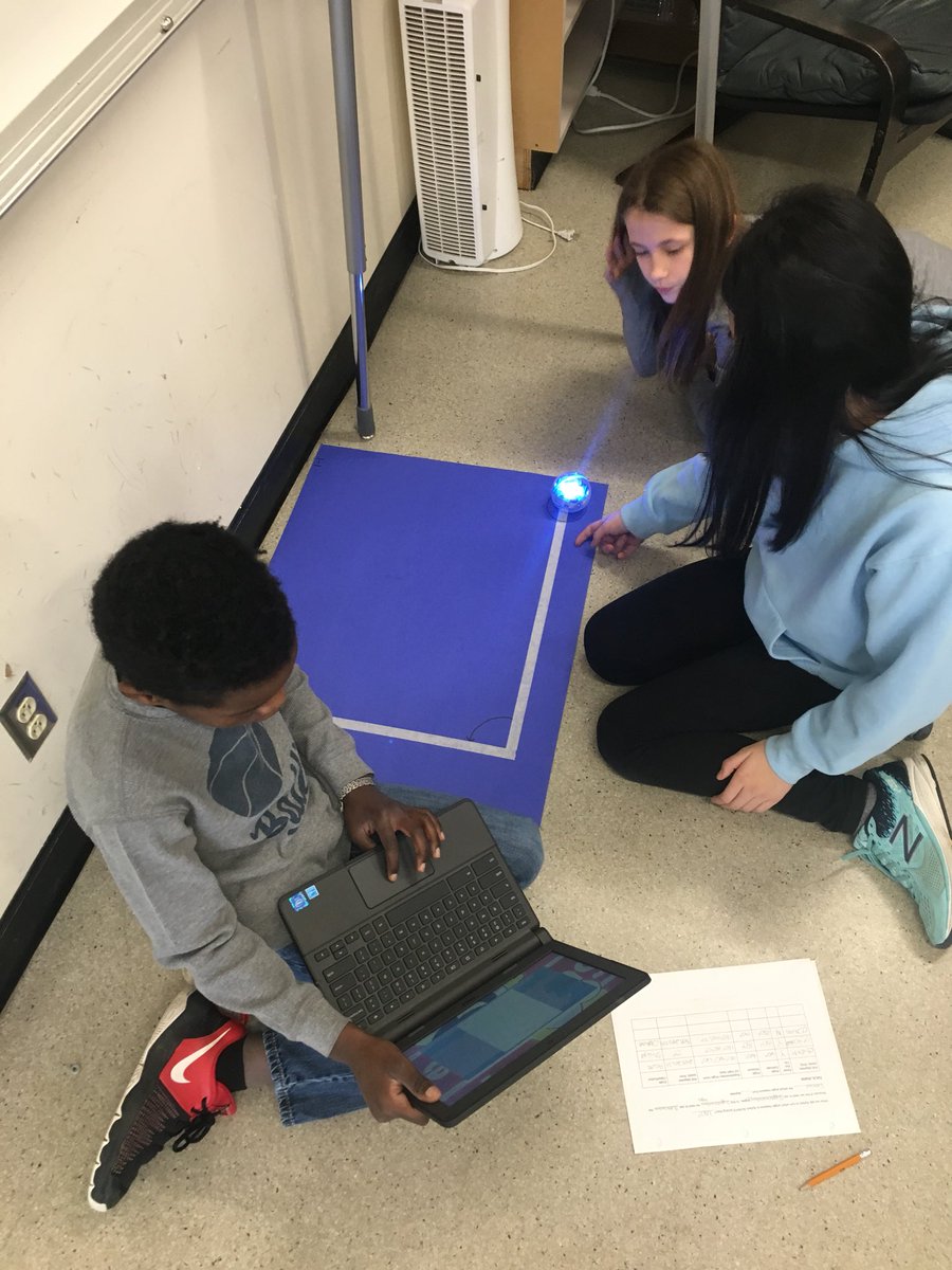 Learning about angles with #sphero #learningcommons #wafms