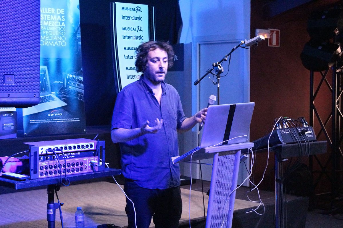 intermusicpro's tweet photo. Muchas gracias a: todos los asistentes al #TallerDeMesasDeMezclas, a @earpro_av, a @SoundcraftUK y a #CaldeRamirez. Fué muy interesnate y lo pasamos muy bien! Enhorabuena a los premiados y nos vemos en la próxima!!! #IntermusicPro #Musical72 https://t.co/Vyu71PiCKZ