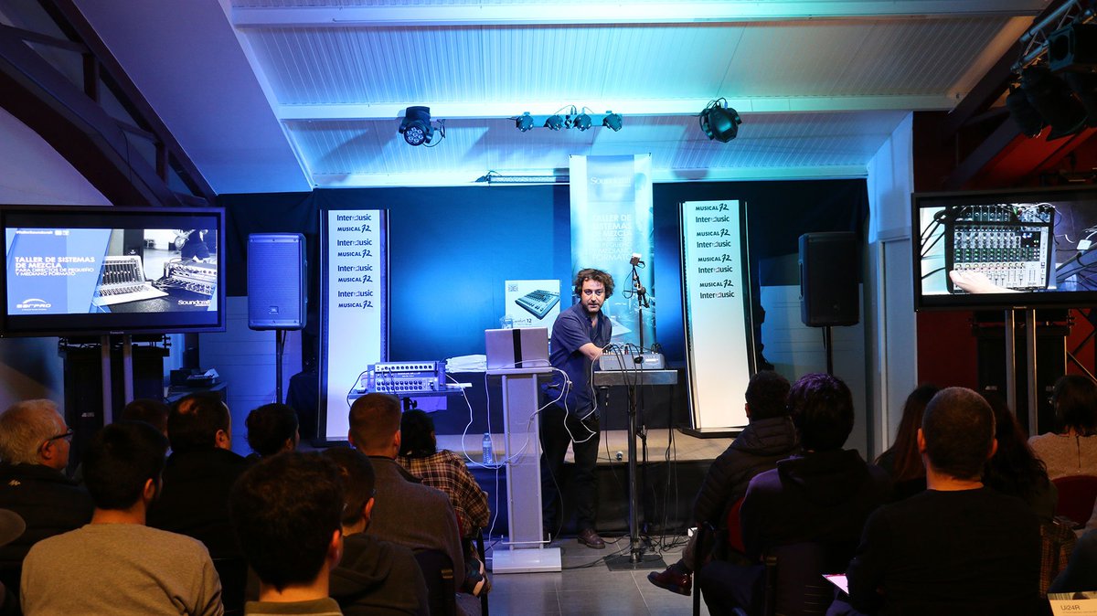 intermusicpro's tweet photo. Muchas gracias a: todos los asistentes al #TallerDeMesasDeMezclas, a @earpro_av, a @SoundcraftUK y a #CaldeRamirez. Fué muy interesnate y lo pasamos muy bien! Enhorabuena a los premiados y nos vemos en la próxima!!! #IntermusicPro #Musical72 https://t.co/Vyu71PiCKZ