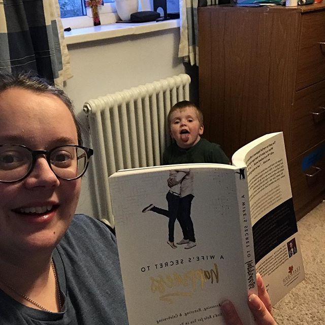 HannahJPlans's tweet photo. My #wifestylin. Reading while accompanying a small person to the potty. Fun times as a mum! 😂😂 @thejenweaver #currentlyreading #books https://t.co/e6RBfZMUul https://t.co/uxfwSJgeaR