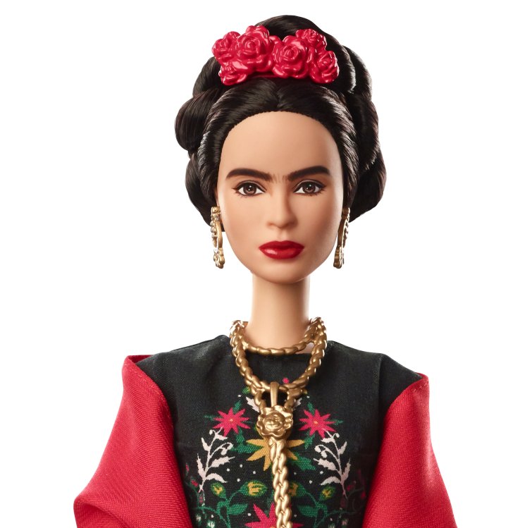 RevistaTooMuch's tweet photo. En honor al Día Internacional de la Mujer Barbie LATAM lanza una edición especial de la muñeca de Frida Kahlo. Esta forma parte de la colección #Sheroes un homenaje a mujeres que hicieron y siguen haciendo historia.

#revista #Toomuch #Fridakahlo #today #barbie #moda https://t.co/w2pXbjXXae