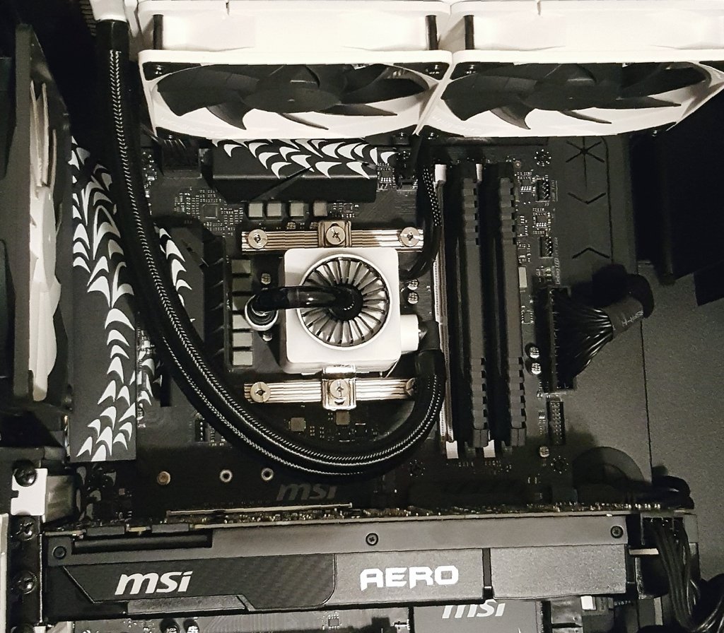 thedrummingpc's tweet photo. Reserved at work during the day, rocking out on Twitch at night... my latest build reflects who I really am.
#ProjectRiver #PCMasterRace #twitch https://t.co/n0BIx5vnay