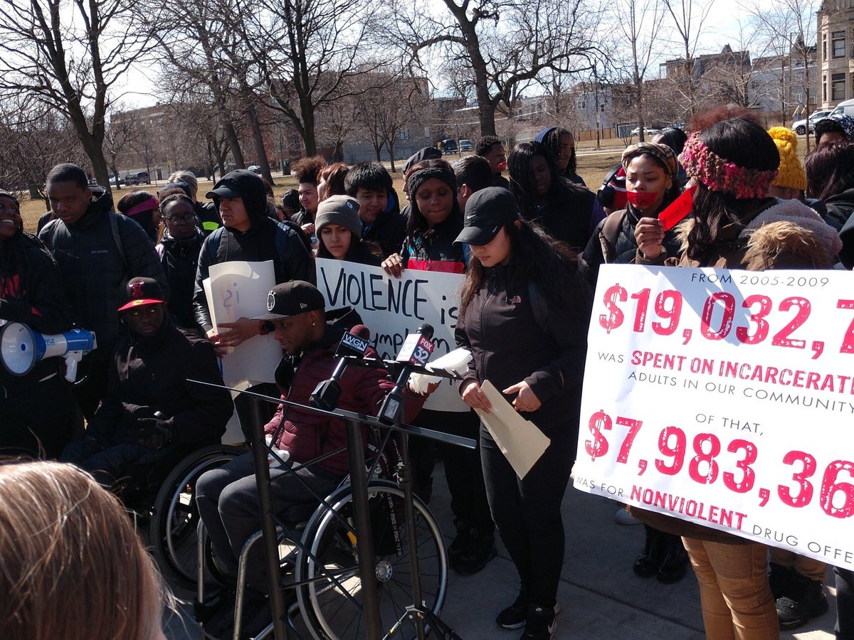cruz_jccruz's tweet photo. Chicago students in northlawndale starting press conference to speak up #GoodKidsMadCity #NationalSchoolWalkout @KofiAdemola @maimarti @TonyaFrancisco @cbschicago https://t.co/Zbtix1IBGB