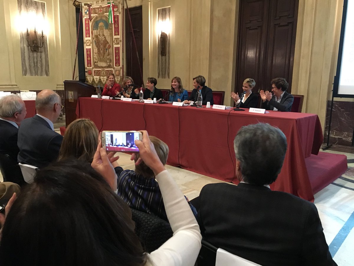 BCGinItaly's tweet photo. Al premio #meritoetalento2018 si parla di #millenials e #rolemodel con @GioiaFerrario e @lauralaposta https://t.co/HMMGxci0jY