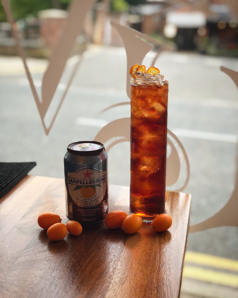 Starting the week with A Lanky Count. 

<a href="/BoxerGin/">Boxer Gin</a> <a href="/CampariUK/">Campari UK</a> <a href="/BELSAZARBaden/">BELSAZAR Vermouth</a> @SanpelFruit_US  Chinotto and dehydrated kumquat. 

#cocktails #woolton #thepickledolive #gin #campari #vermouth #chinotto