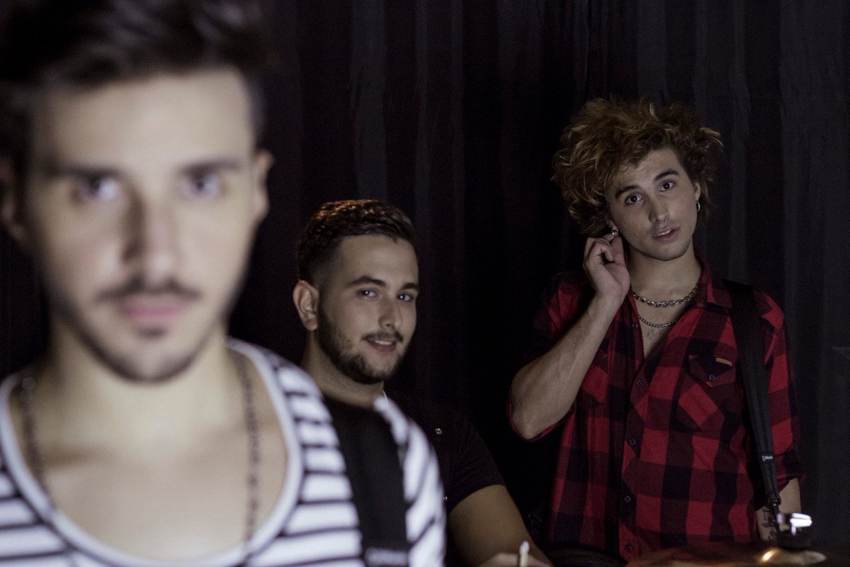 AkynOficial's tweet photo. PRONTO NOVEDADES!

[2018 es de #Akyn] https://t.co/IaqBkBcmbz