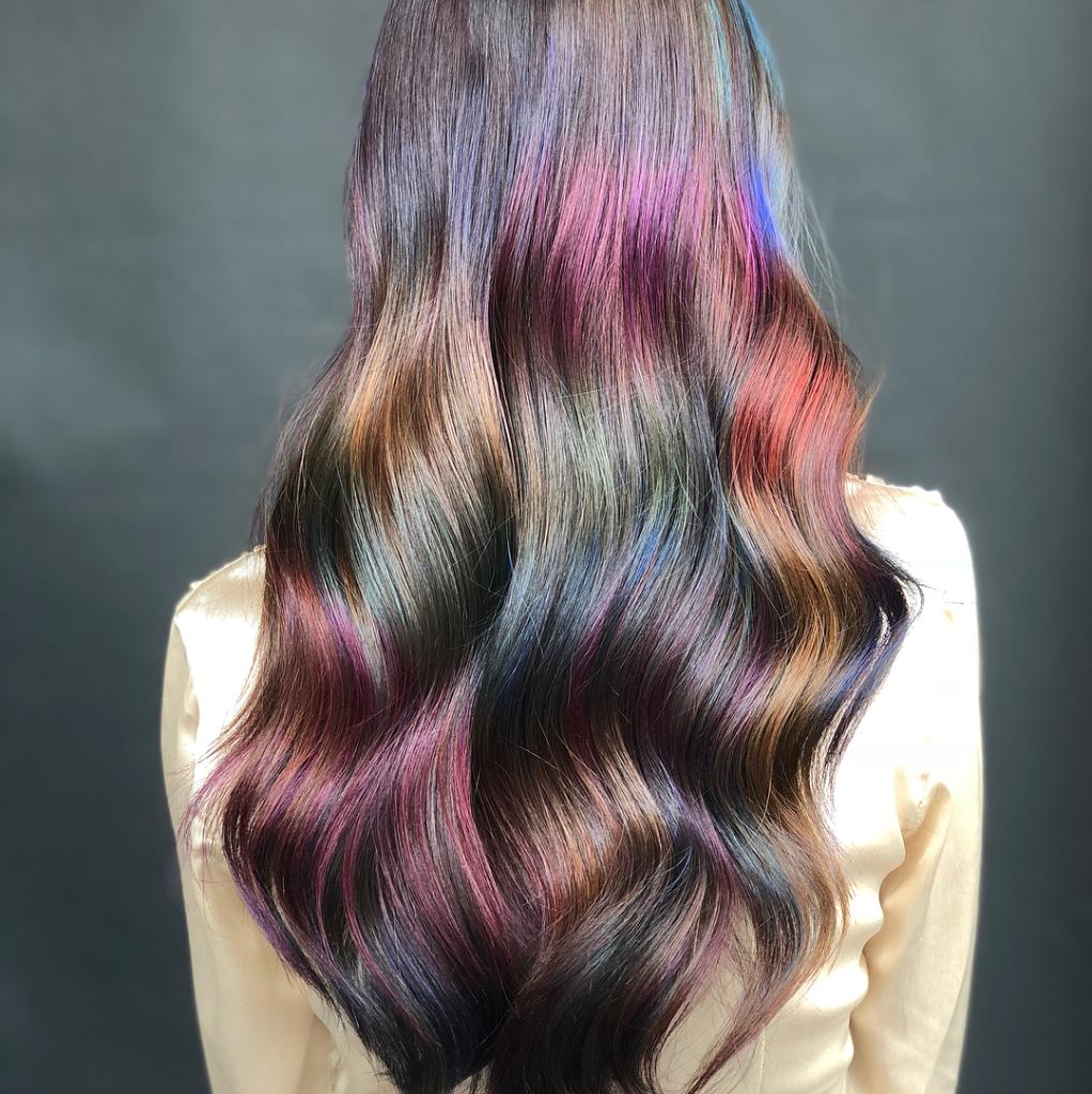 WellaPro's tweet photo. From oil slick inspired to unicorn hair, we LOVE how creative our stylists are getting with our Color Fresh Create range! 🎨 See some of our favorite looks and get inspired: https://t.co/fDelQViQo0 #ColorCreators https://t.co/HqEZCdT8x6