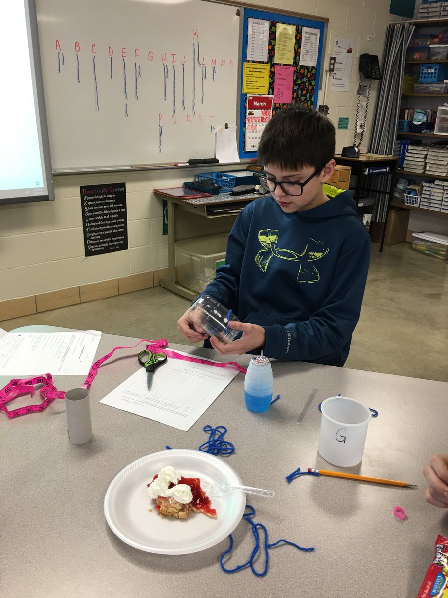 Koch_Brenda's tweet photo. Analyzing the relationship between diameter and circumference of circles AND eating pie - We can’t think of a better way to celebrate Pi day on 3/14. #piday #MSmarksmen https://t.co/sHKmZ6jkQb