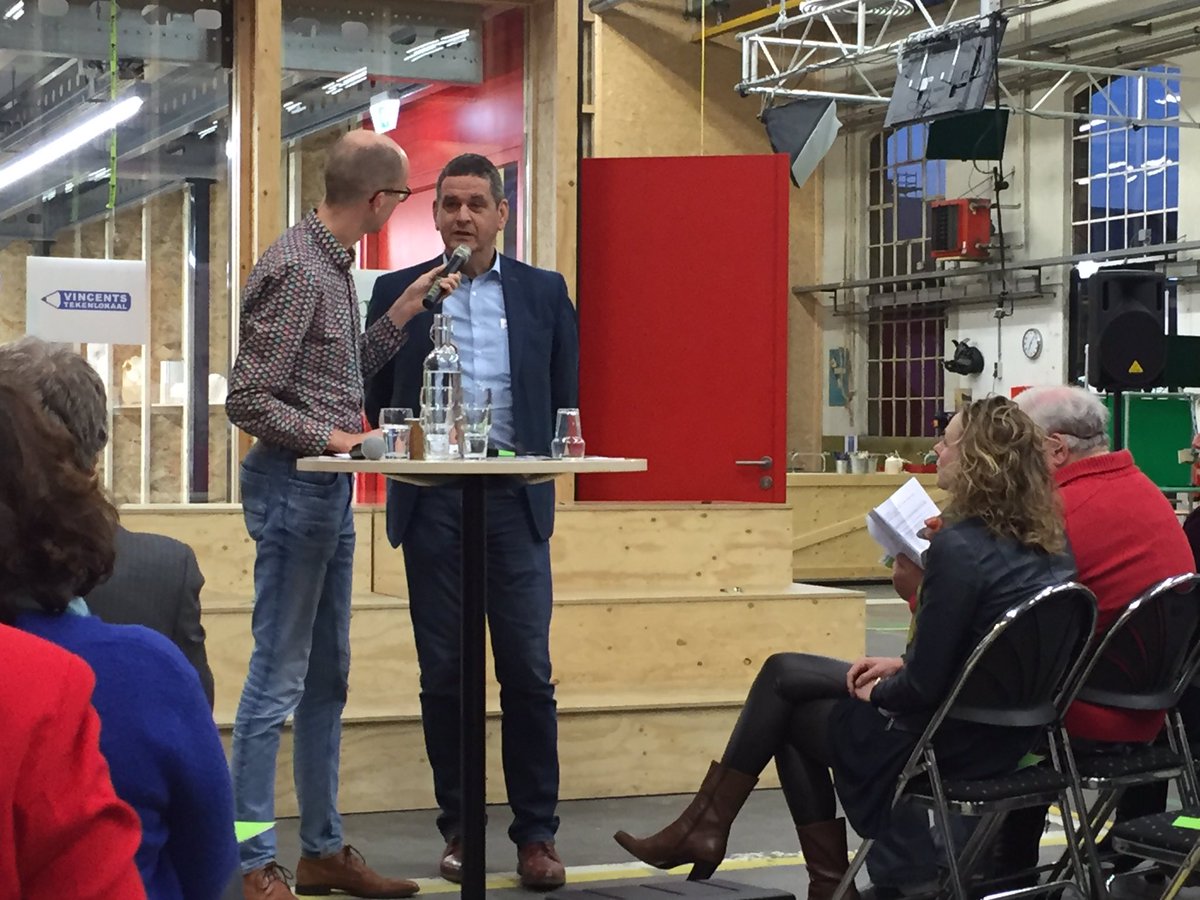 Onze voorzitter van onderwijscoöperatie <a href="/T_Primair/">T-PrimaiR</a>, @mariusliebregts, opent het #onderwijsdebat in het <a href="/ODS013Tilburg/">Ontdekstation013</a>! Wat gaat de lokale politiek de komende vier jaren doen voor het primair #onderwijs in #Tilburg? We horen het vanavond! #GR2018