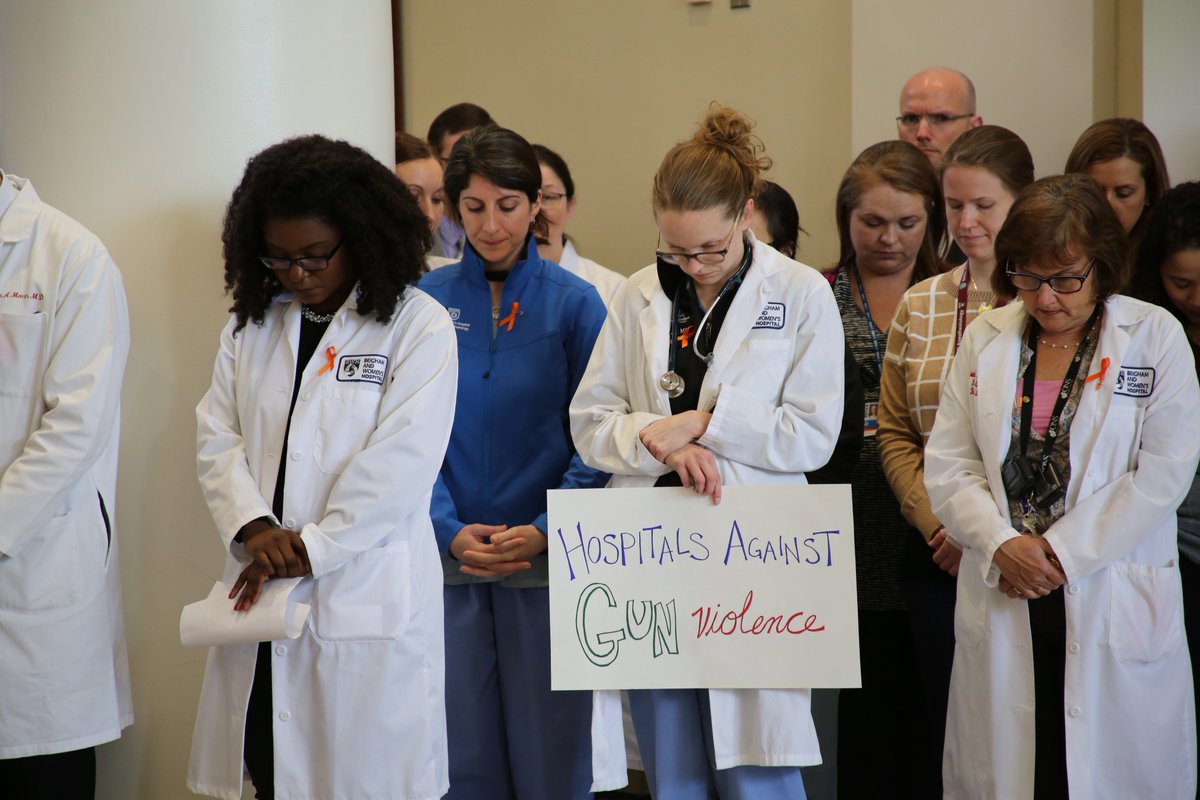 BrighamWomens's tweet photo. Thank you to all who were able to join us today for the Healers Stand Against Gun Violence event. If you couldn't attend, be sure to check out our Facebook Live stream of the event here: https://t.co/5yicrEpkKK #BostonHospitalsAgainstGunViolence #BostonMDsAgainstGunViolence https://t.co/eQzhdN1bgH
