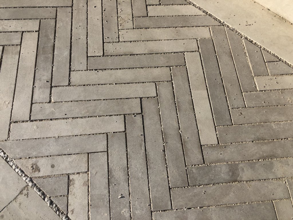 BenWoj's tweet image. We’re putting in a new Urban Hardscapes display with our new paving sizes - plank and new small format pavers starting at 6”x6” #productlaunch @IN_Limestone @MarbleInstitute @nationalASLA more ways to #usenaturalstone in #landscapes