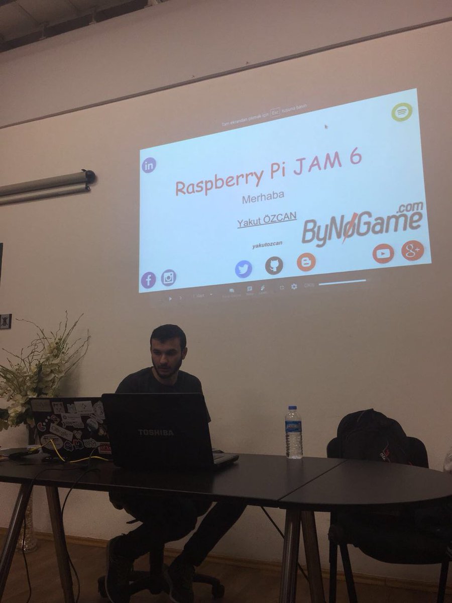 yakutozcan's tweet image. @Raspberry_Pi #RaspberryPiJam #izmir @RpiTR