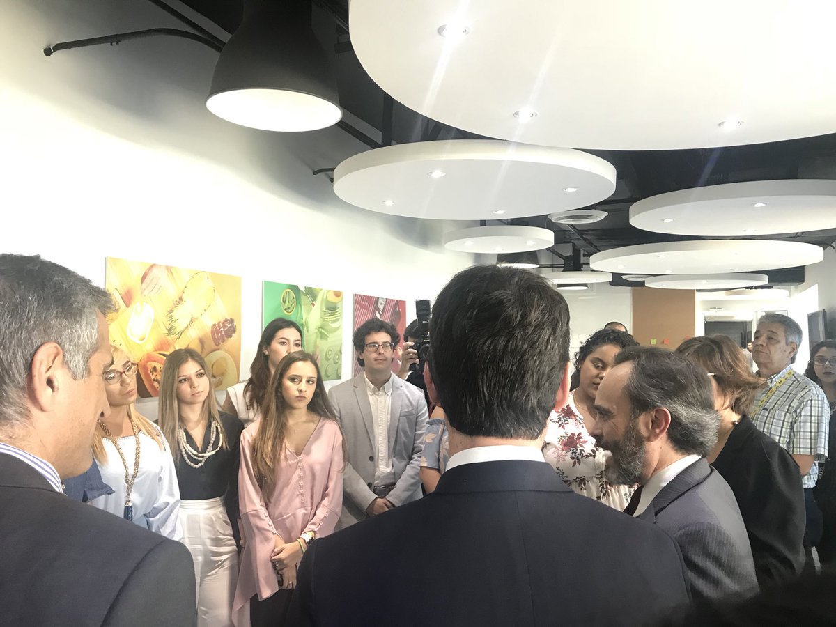 LeyniceRivera's tweet photo. El director de la escuela de comunicación Ferré Rangel Gabriel Paizy, aseguró que la USC presentará nuevos proyectos de emprendimiento de periodismo y producción digital.
#Per430 https://t.co/2h3pZbSLtm