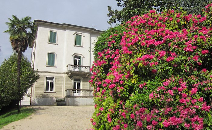 LuinoNotizie's tweet image. #Luino, sabato in Biblioteca un pomeriggio dedicato a “#Piumetta” di #LuciaSpezzano
goo.gl/BNCtXU