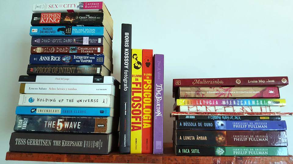 biancajupiter's tweet photo. Estou vendendo minha biblioteca pessoal! Qualquer um é 10 reais + frete! Mando por correio na forma mais barata que tiver!
#seboonline #livros #venda https://t.co/sfOs9gKqZS