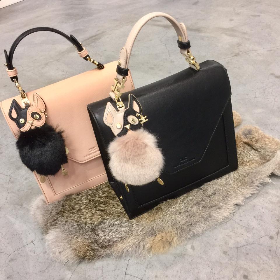 DenvinWeert's tweet photo. Do we need to say more?! NEW bags x Elisabetta Franchi - https://t.co/VedlRoeQuL https://t.co/OTu7SZ5b2e