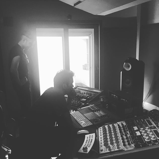 brianiele's tweet photo. @piscismachine in da house. #mastering #audio https://t.co/dbpEriBdVS