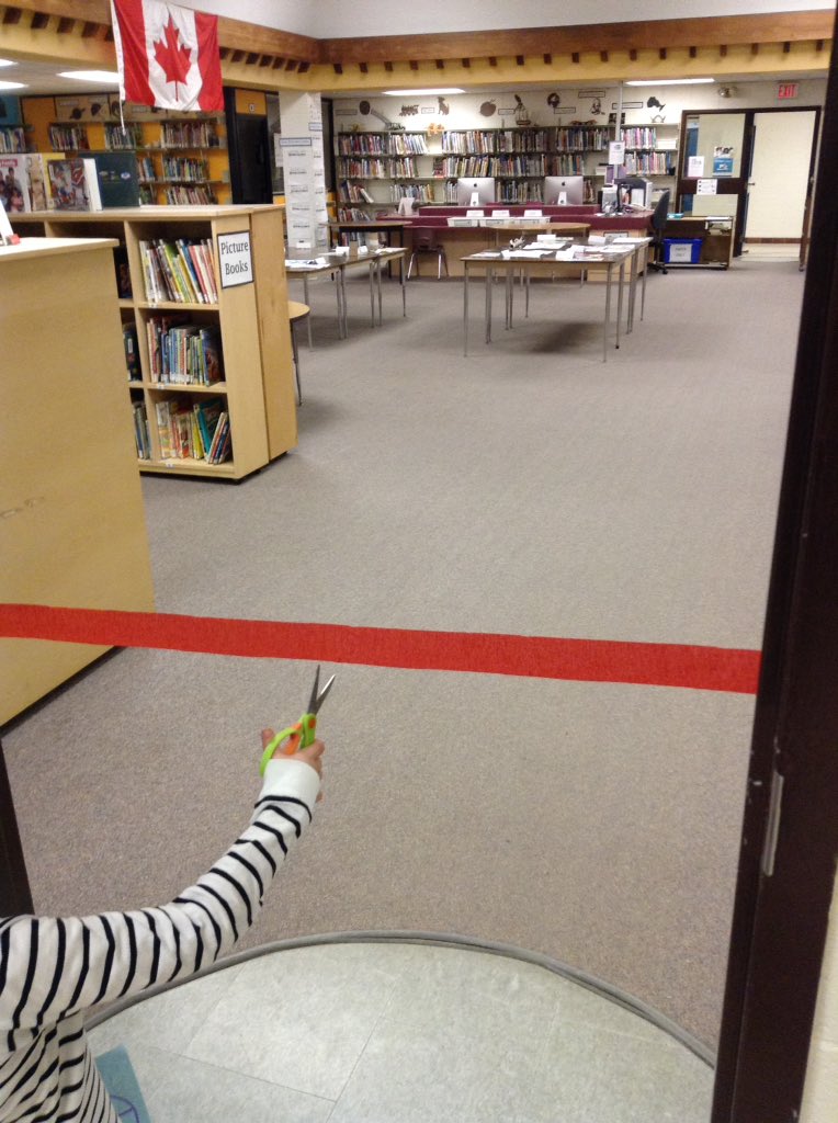 NAM_Room14's tweet photo. What a day we had exploring the Art Gallery at N.A MacEachern's March Break Extended Day. We talked about a variety of art forms and took time to appreciate that we are all unique artists. And of course our grand opening wasn't complete without a red ribbon cutting! Classy right? https://t.co/XnsMedbvQb