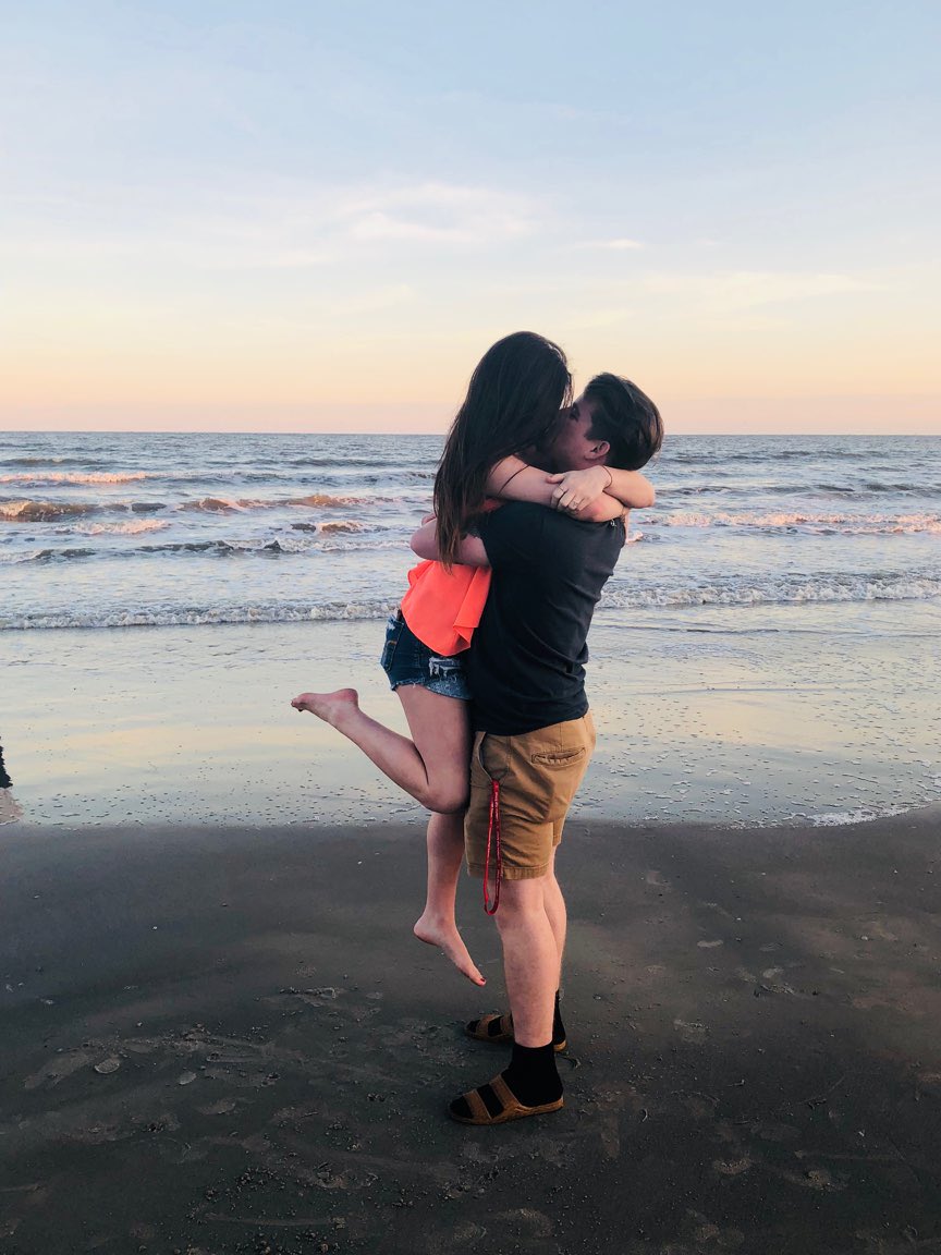 BaileyBiscamp's tweet photo. i love you more than all the fish in the sea🐬🌊 https://t.co/0lj5o7gGj9