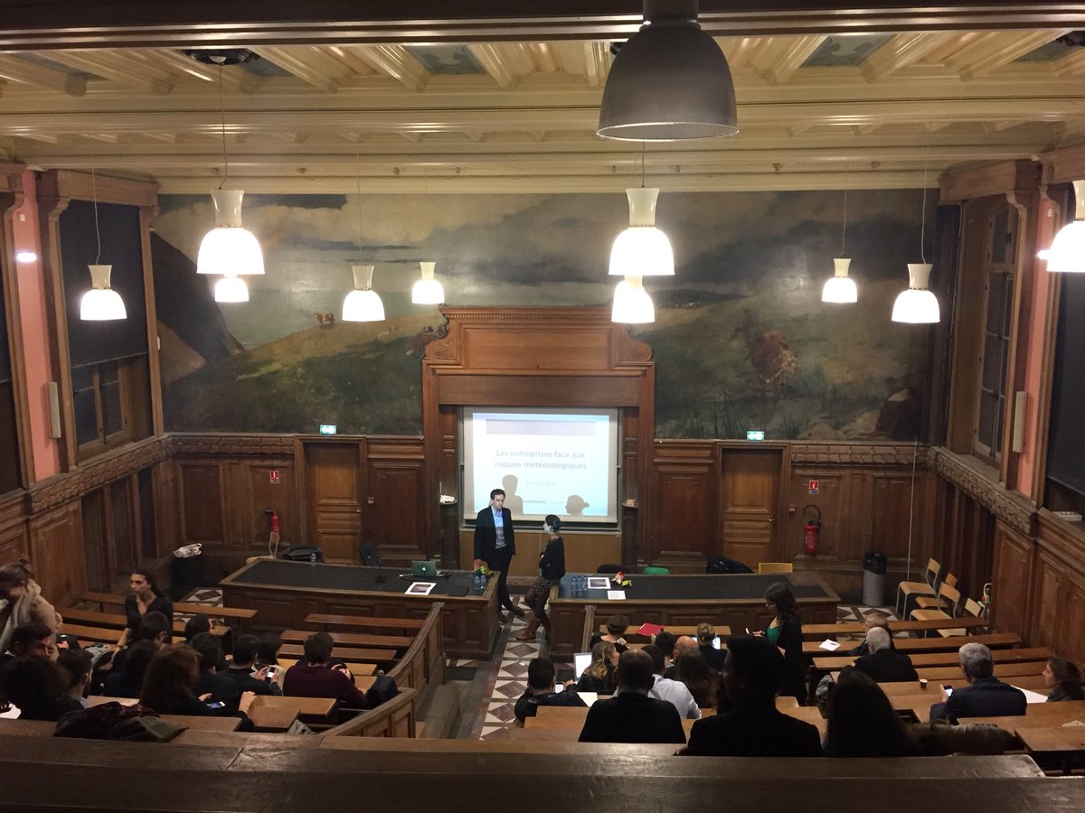 LQuentin_'s tweet photo. Présent pour la #ConfGGRC : Les entreprises ace aux risques météorologiques, comment prévenir l’imprévisible ? https://t.co/COFwTjVDjK