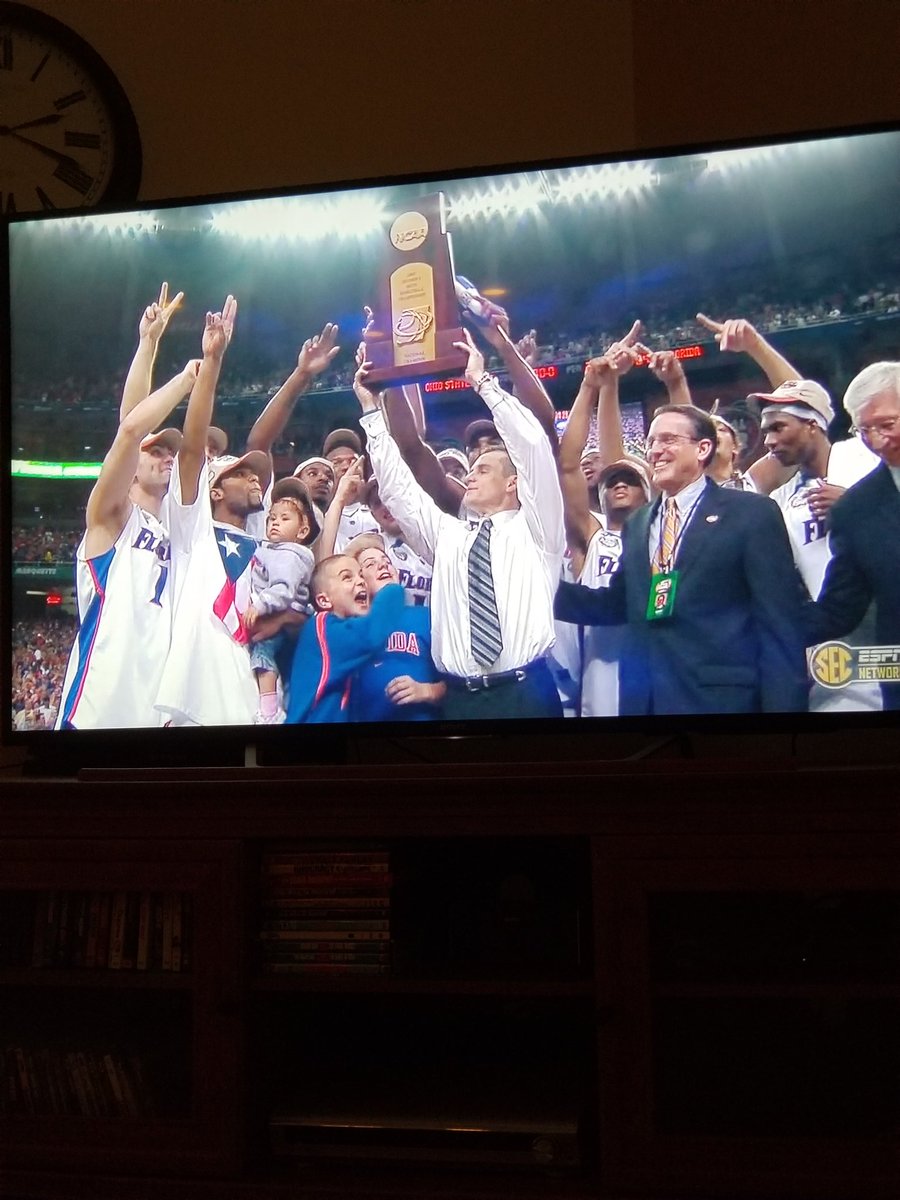 ForrestGator's tweet photo. I dont live in the past but I will always remember it and appreciate it. This time of year, I always look back on the 04s and remember how they played and did things. #RepeatAfterUs https://t.co/feGhwVm4Lf