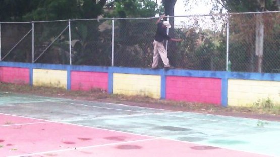 1047FMV's tweet photo. Indeti comenzó mantenimiento de canchas deportivas de Tinaquillo – Visionaria Fm… Tu Voz https://t.co/12HsBmRw6L via @1047fmv https://t.co/55tUQ7wTQ4