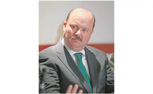El_Universal_Mx's tweet photo. PGR determina no ejercer acción penal contra César Duarte, ex gobernador de Chihuahua https://t.co/4qp4L3yadv https://t.co/O0bIpySCGC