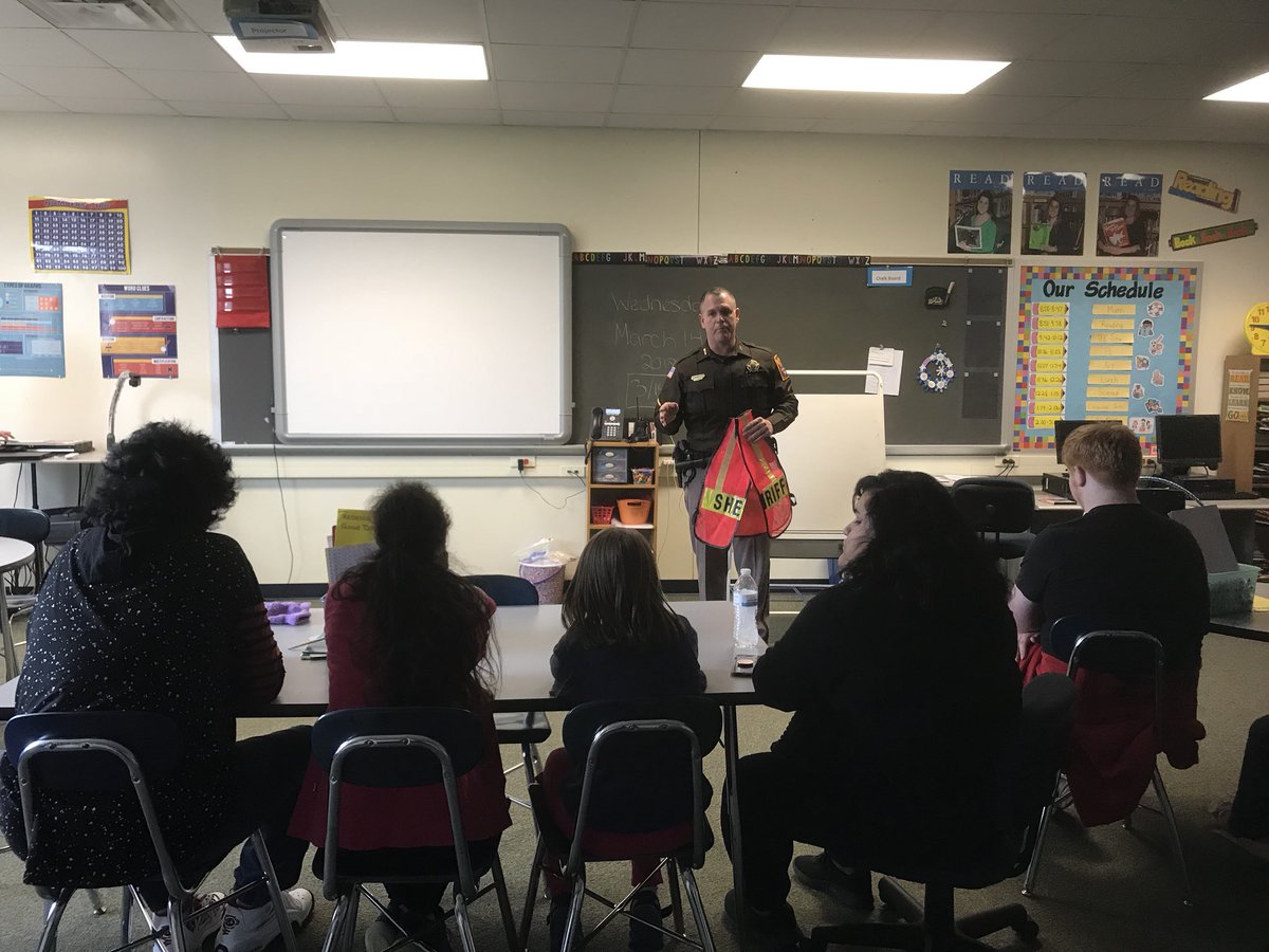 KarenHessLCSWC's tweet photo. Deputy Davies teaching our LFL students to “Be Safe” at Crestwood. Thank You Deputy Davies! https://t.co/oZlGXeAbeh