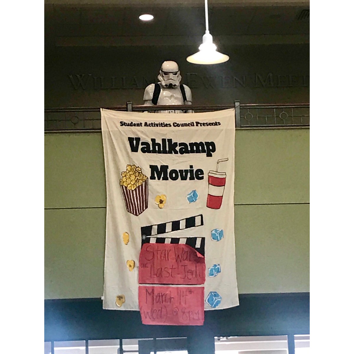 centreSAC's tweet image. Have you seen a stormtrooper on campus?! He’s going to be at the movie premier of Star Wars: The Last Jedi in Vahlkamp at 8pm. Come eat some popcorn and hang out!