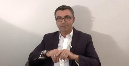 "Dans des bureaux de plus en plus lookés, on se sent de plus en plus seul. Le décalage est criant entre la façade et la vraie vie" <a href="/DidierPitelet/">DidierPitelet</a> <a href="/MoonPressAgency/">MOONPRESS</a> #MarqueEmployeur #RH
focusrh.com/tribunes/dans-…