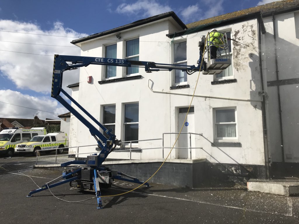 SPS_Contractors's tweet image. Good progress being made to the external refurbishment of a building in Paingnton Devon