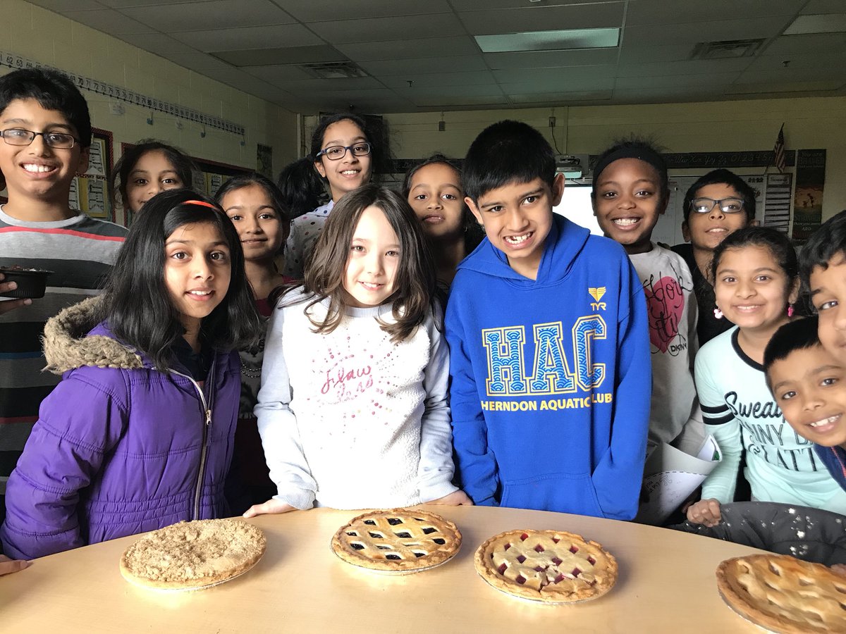 FESColantonio's tweet photo. Celebrating Pi Day! #Florisrocks https://t.co/Ga1Aj5sn6x