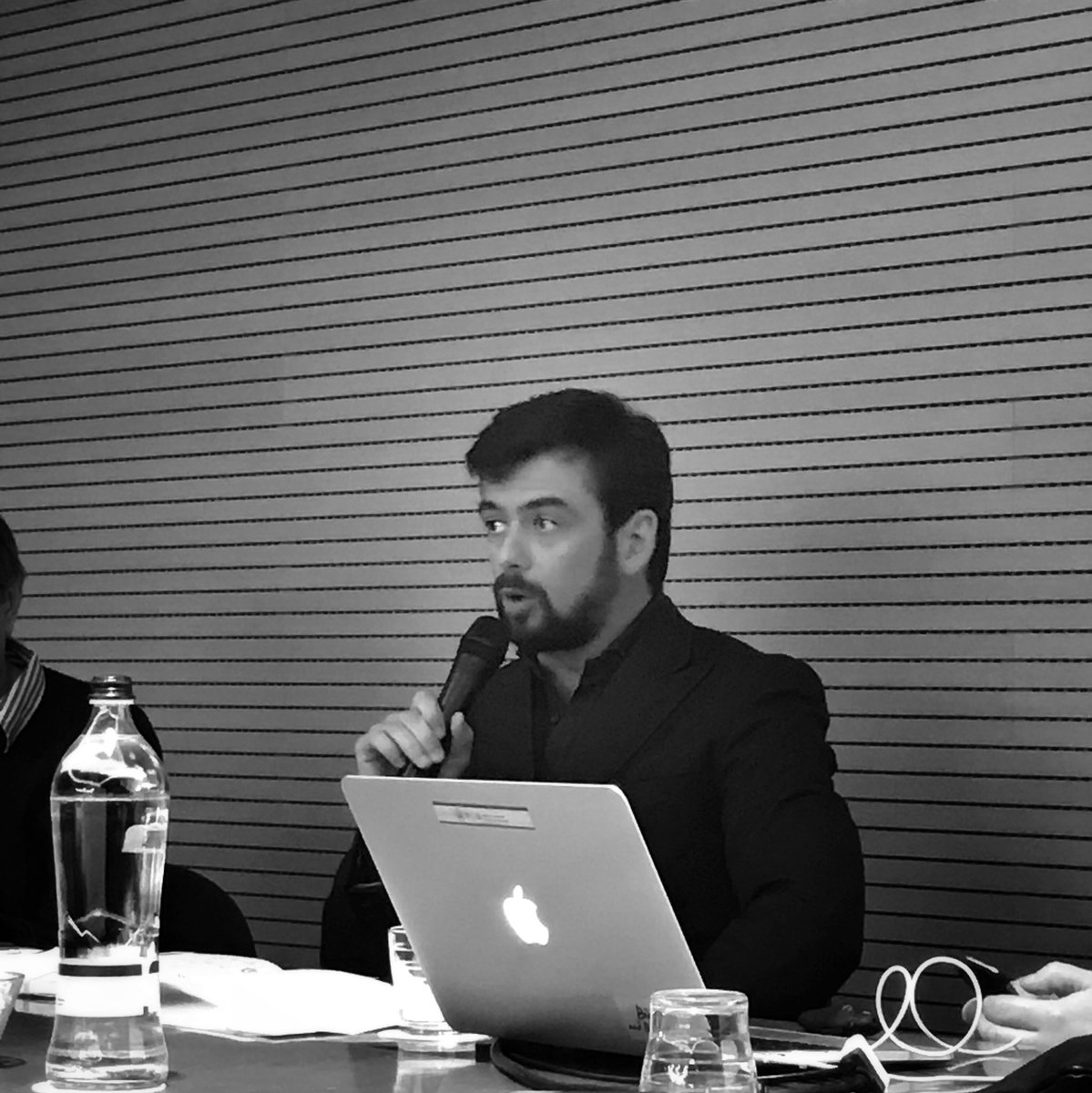 #millenials italiani e #millenials americani differenze abissali ed imbarazzanti, indovinate per chi? Le ricerche sul rapporto tra questi e #vino e #spirits fatta da <a href="/PasquaWinery/">Pasqua Wines</a> è davvero interessantissima. Riccardo Pasqua ce ne parla a #malaspinaslup a <a href="/VillaMalaspina/">Villa Malaspina</a>