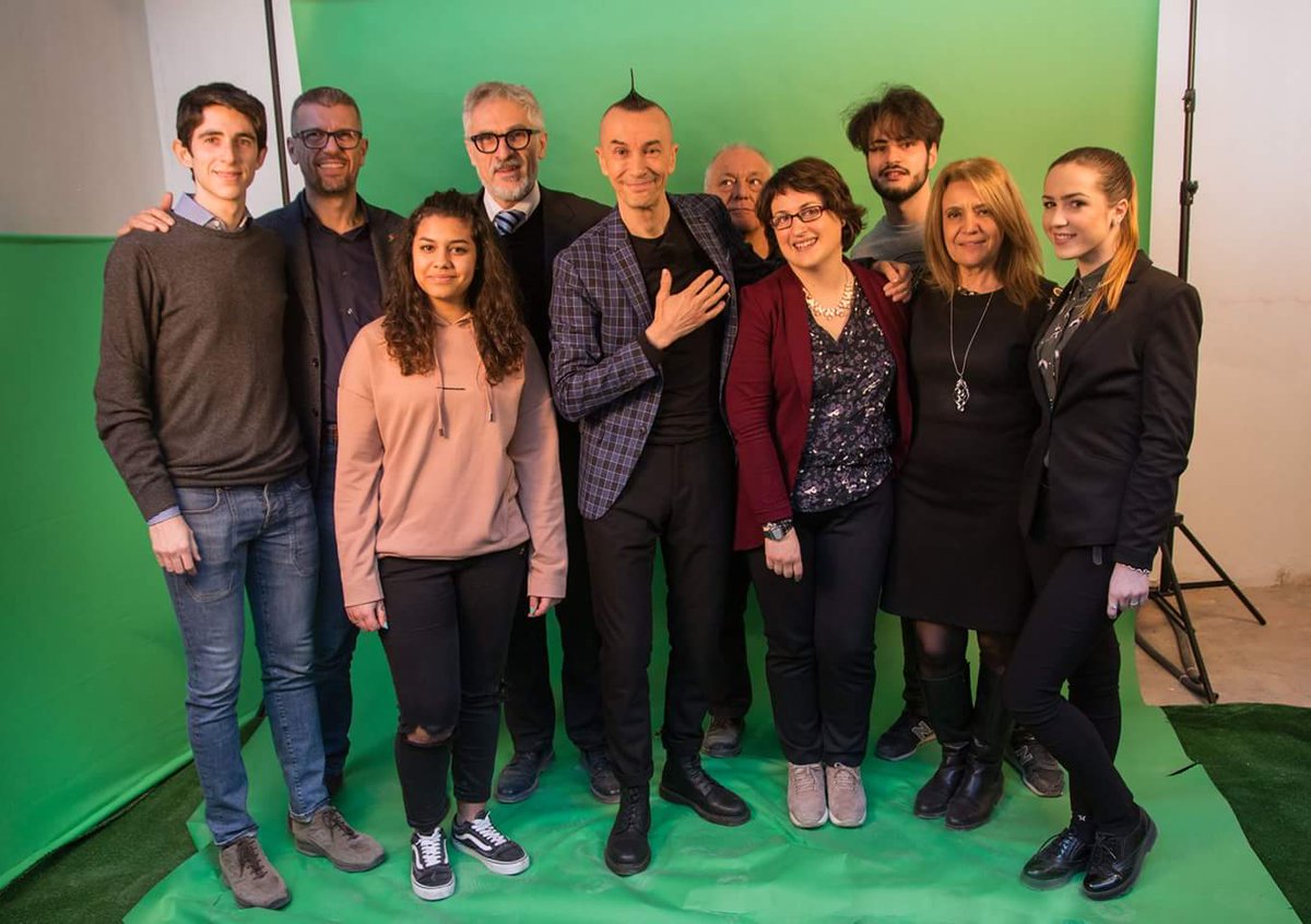 ZipProgetti's tweet photo. Zip sul set di...con #ArturoBrachetti!
Stay tuned!😎🎥

#Zip #Backstage https://t.co/W352aeeqCX