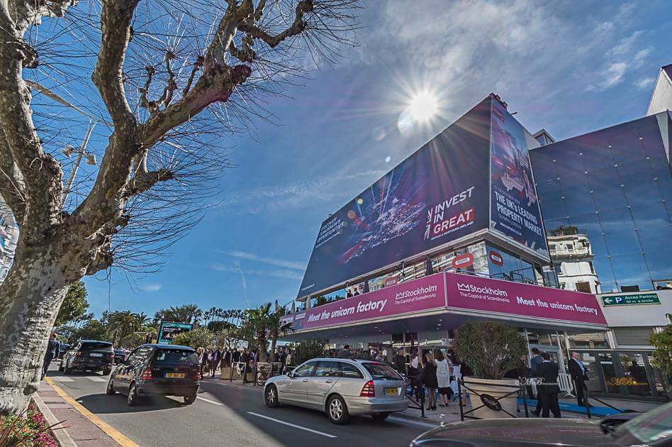 Benamarahm's tweet photo. Un soleil au zénith aujourd’hui, sur les congressistes du #MIPIP à #Cannes
#VilledeCannes #CotedAzurFrance #PalaisdesFestivalCannes #CasinosBarrieredeCannes #ProvenceAlpesCoteDAzur #IloveCannes #CotedAzurNows #CannesIsYours #CannesSoleil https://t.co/2Zd0321eCj