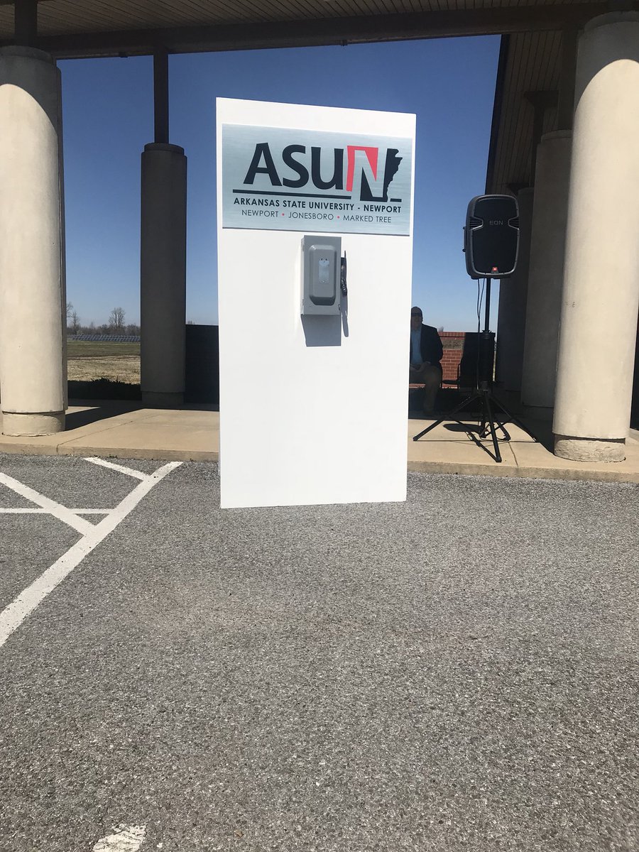 jules_bates's tweet photo. About to “Flip the Switch” on the new @ASUNewport solar array panel! #CreatingEfficiencies #LivingGreen https://t.co/dWpmkSboe8