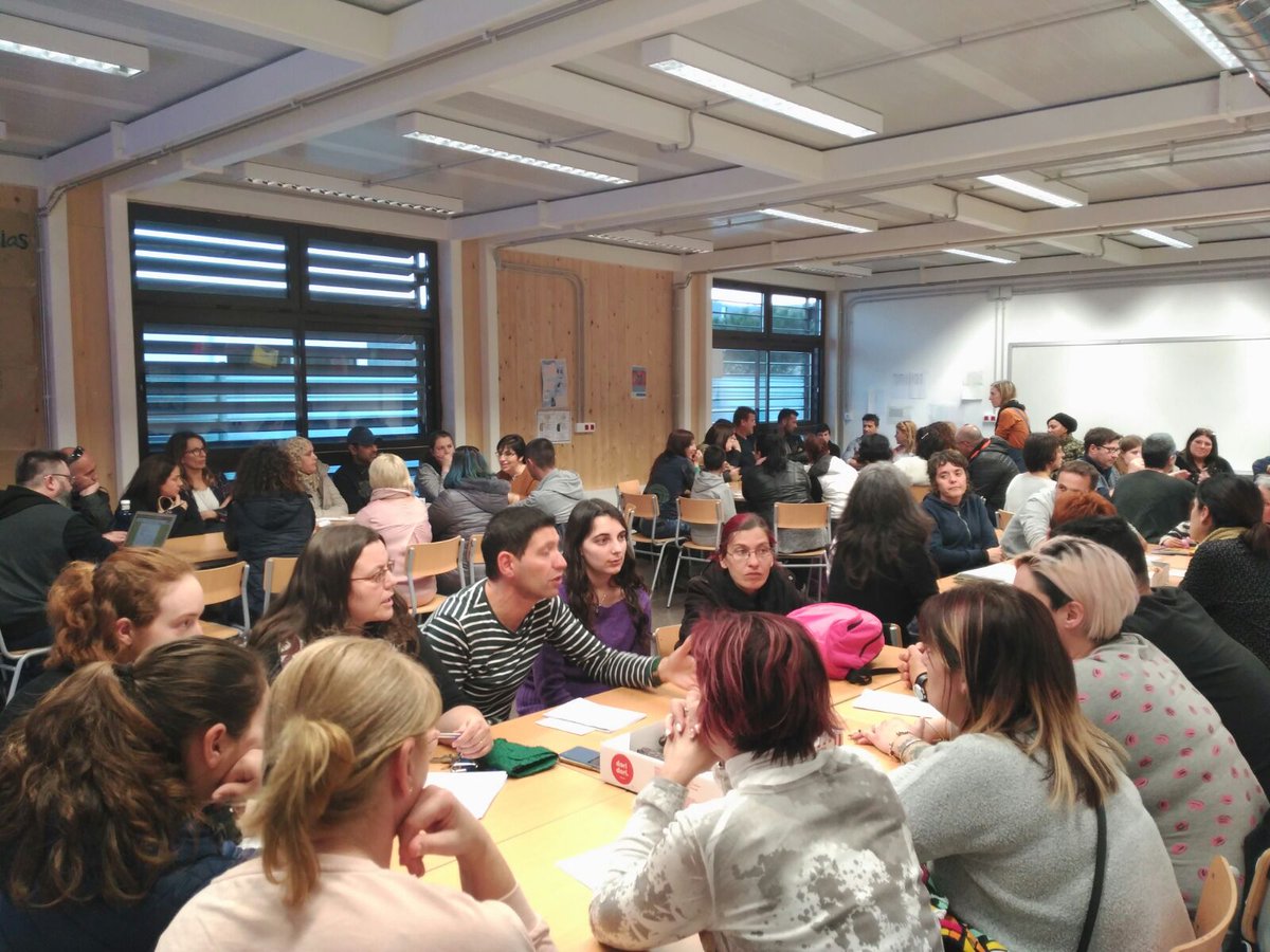 insTordaria's tweet photo. Gràcies a tothom per la implicació en la Jornada de portes obertes d'@insTordaria! Junts podem fer qualsevol cosa!!! #profesimplicats #familiesimplicades #alumnatmotivat #nodesambfamilies @afa_instordera @SSTTMVO @Aj_Tordera https://t.co/5HseyQOpOa