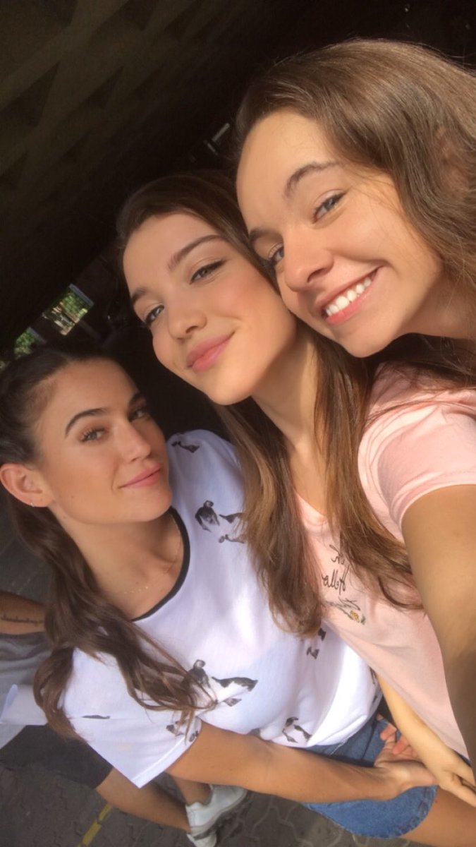 LenaNarvay's tweet photo. Sol, Juani y Emma 🎥😜#100DiasParaEnamorarse  @undertransmedia https://t.co/4VyToQWqWU