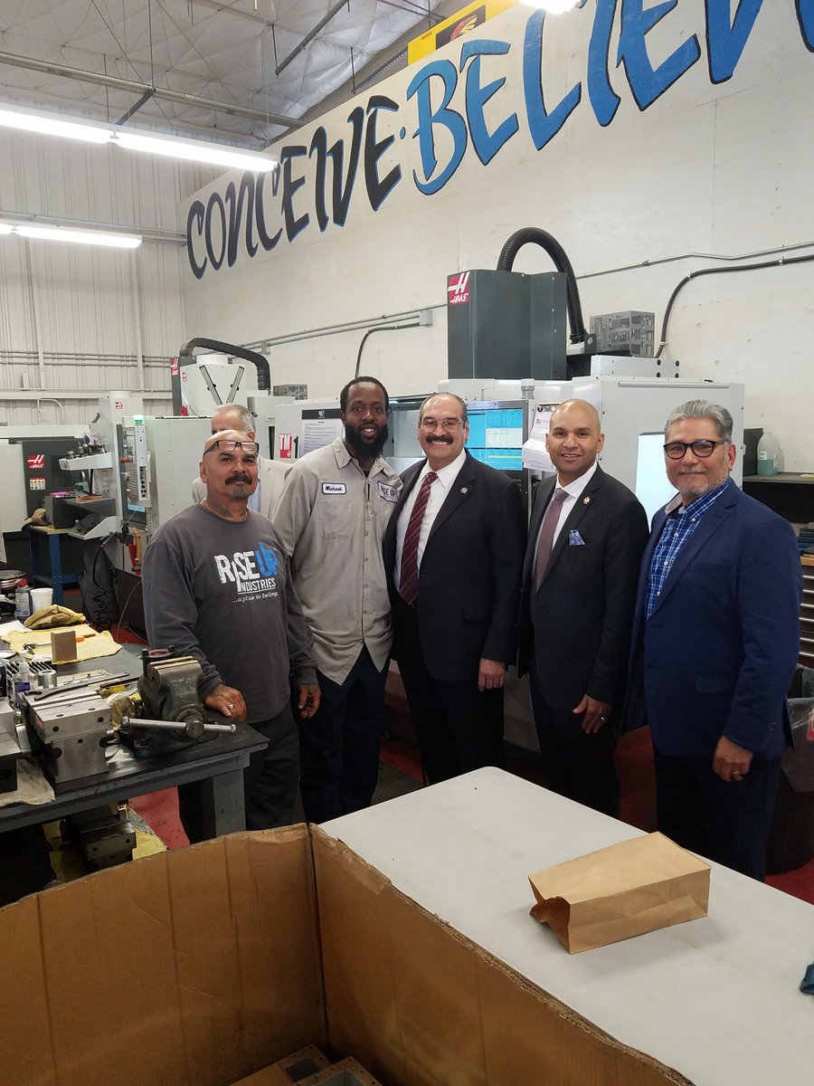 RiseUpIn's tweet photo. We had the Chief of #Probation stop by our shop earlier this week!  The guys were happy to give him the grand tour! #CNC #SanDiego #Santee #Nonprofit #CNCShops #CNCSanDiego #SanDiegoCNC #SanteeCNC #MachineShop #Reentry #SecondChance #JobTraining #GangMembers #FormerInmates #Haas https://t.co/sH56Gw5on8