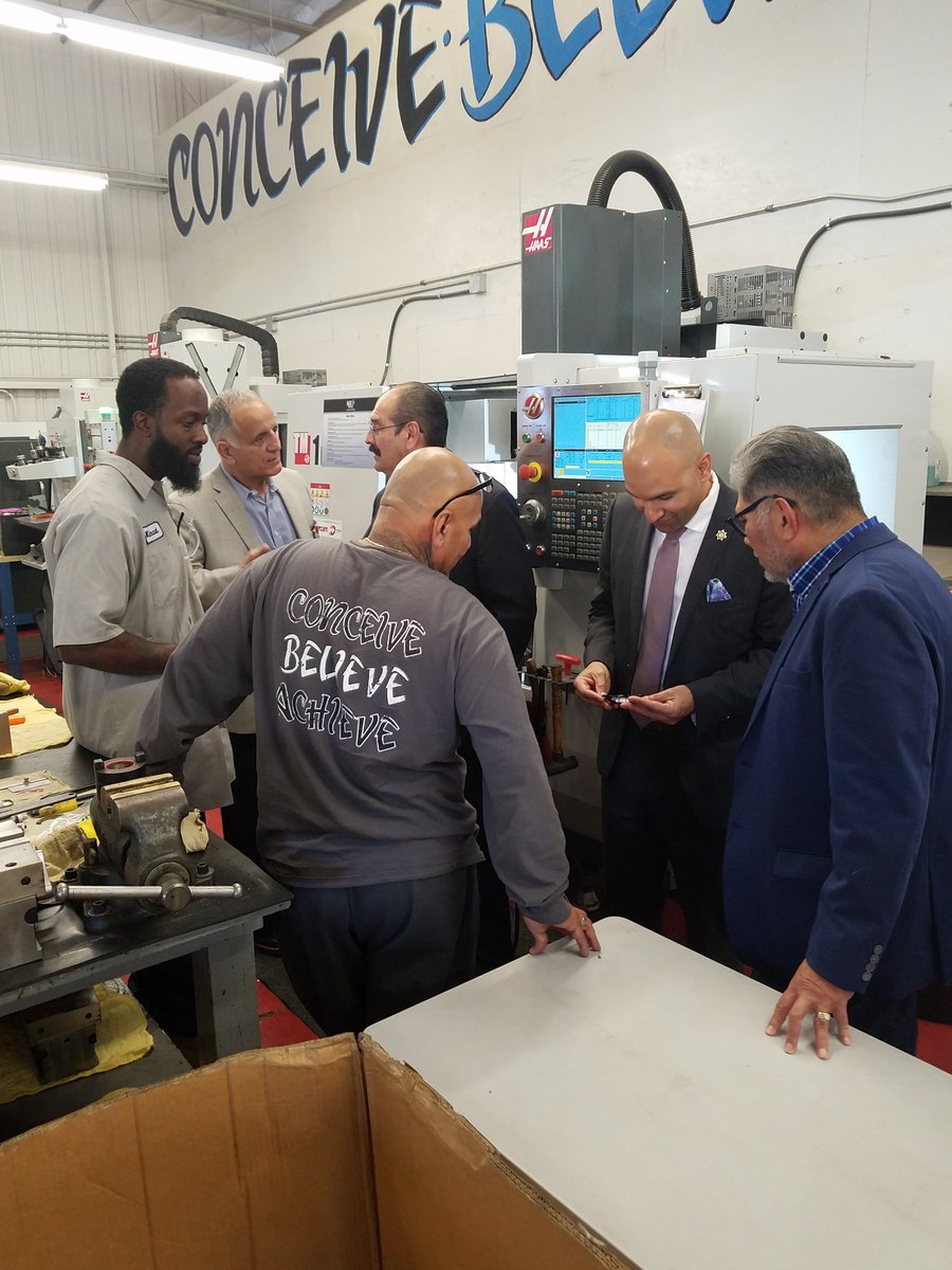 RiseUpIn's tweet photo. We had the Chief of #Probation stop by our shop earlier this week!  The guys were happy to give him the grand tour! #CNC #SanDiego #Santee #Nonprofit #CNCShops #CNCSanDiego #SanDiegoCNC #SanteeCNC #MachineShop #Reentry #SecondChance #JobTraining #GangMembers #FormerInmates #Haas https://t.co/sH56Gw5on8