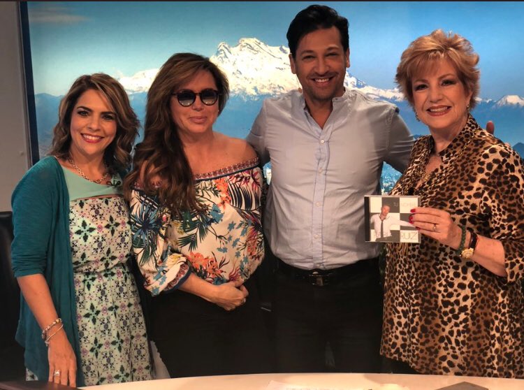 PabloRuizOf's tweet photo. Gracias al programa #TodoParaLaMujer a @max_tpmoficial @maxwoodside y @anamaalvarado por la entrevista #PabloRuizEnMexico https://t.co/MHLWFKMtDA