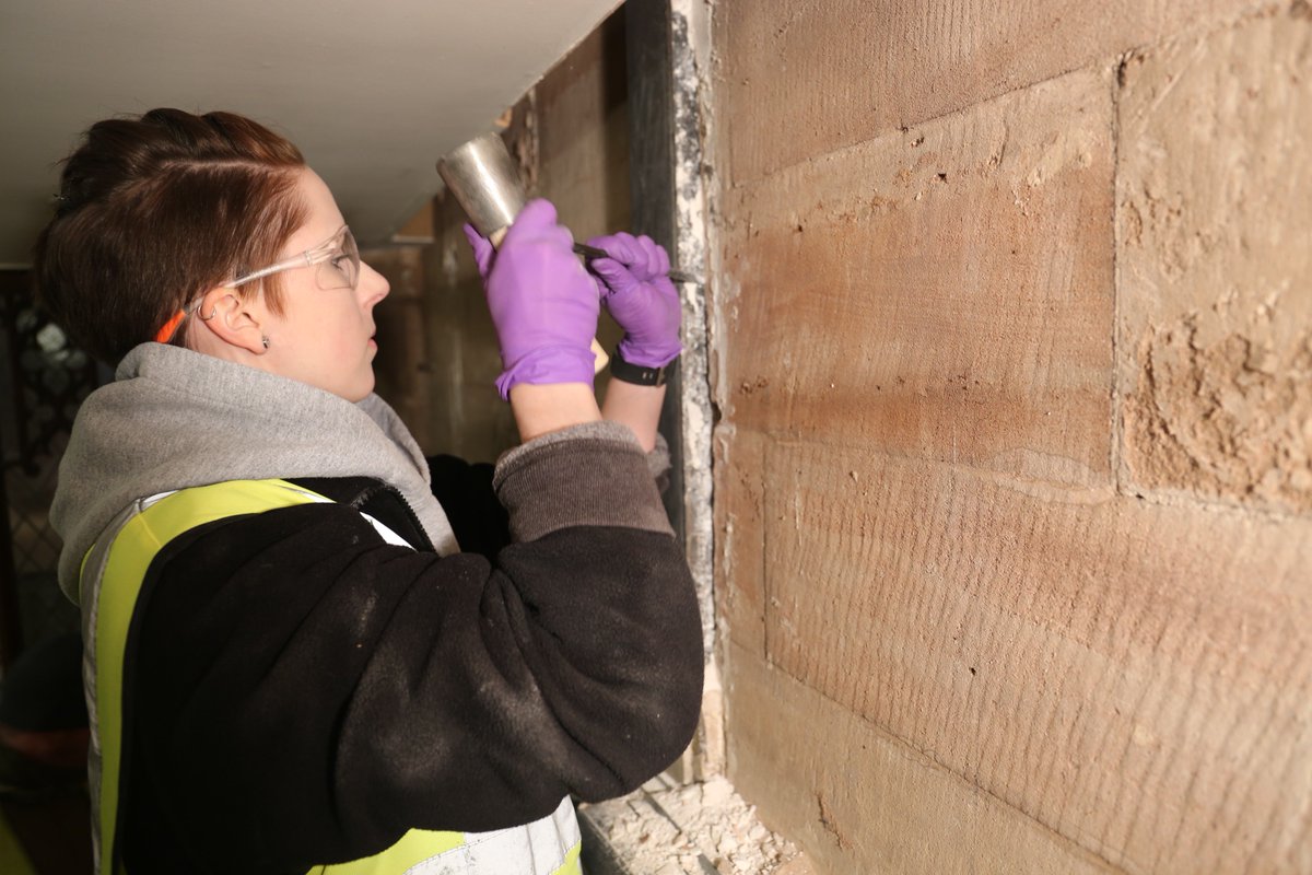 NC_Conservation's tweet photo. 'Tap, tap, tap'...
The relocation of some 17th century wall memorials. Gently removing the lime plaster to be able to remove the stone pilaster. #conservation #restoration
@Mareva_Ltd #memorial #stone https://t.co/X6MJE6EiB4