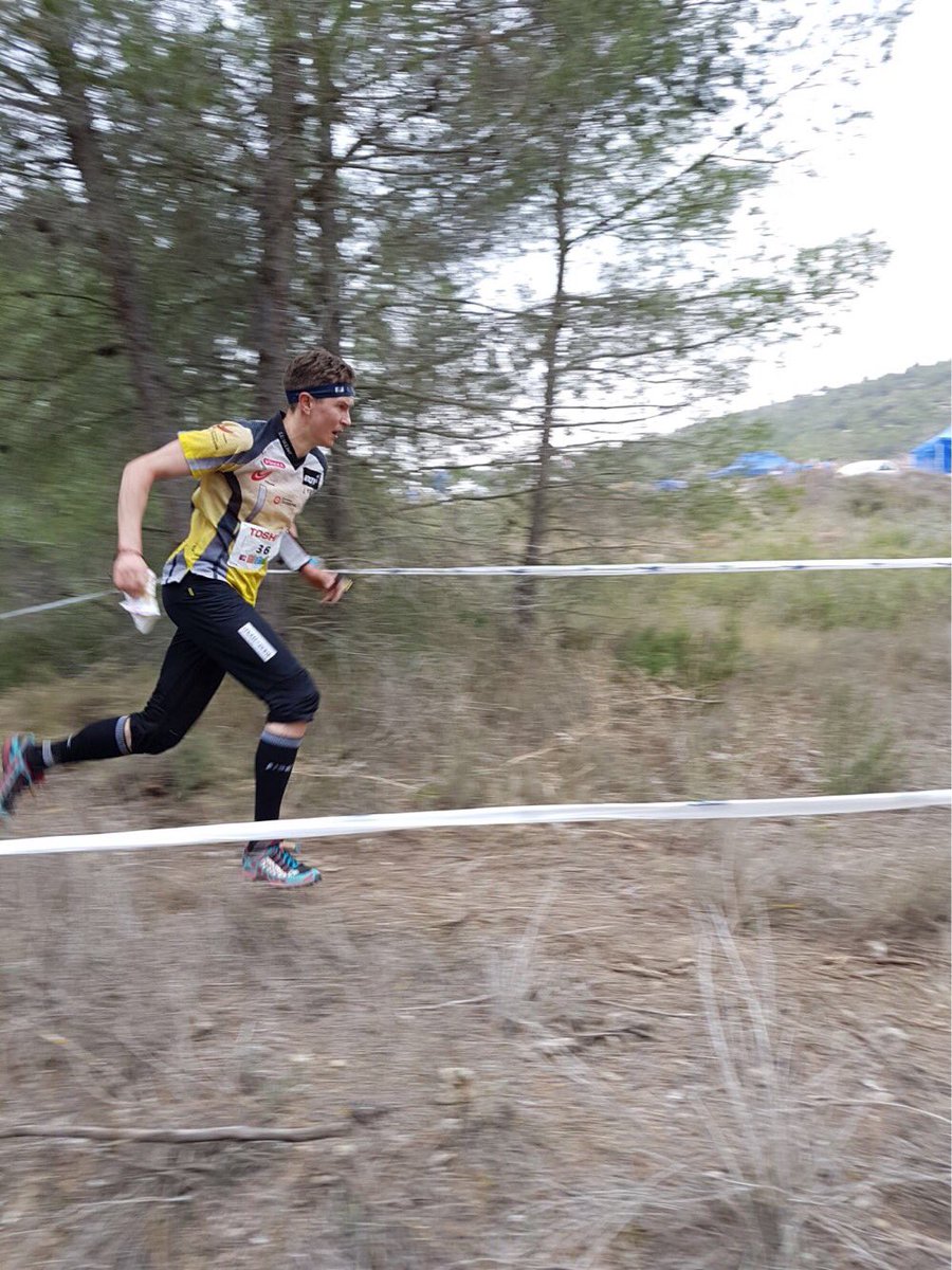 Jukolakenraali's tweet photo. Jukolakenraalin 3.6. radat ja hajonnat mestaroi Jukolan yöosuuksien luottotykki @parjanne. Luvassa 6, 8 ja 12 km sarjat yhteislähtönä. Ilmo aukeaa maaliskuussa. #suunnistus #jukola #jukolakenraali #jukola2018 #venlojenviesti https://t.co/LghBqBRGzM