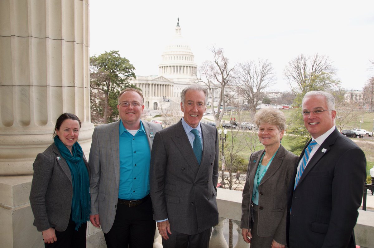 jeffseyler's tweet photo. TY @RepRichardNeal for supporting an increase in @NIH research funding! #LungCancer research is critical to save more lives. #LUNGFORCE https://t.co/7eEO6J5xN7