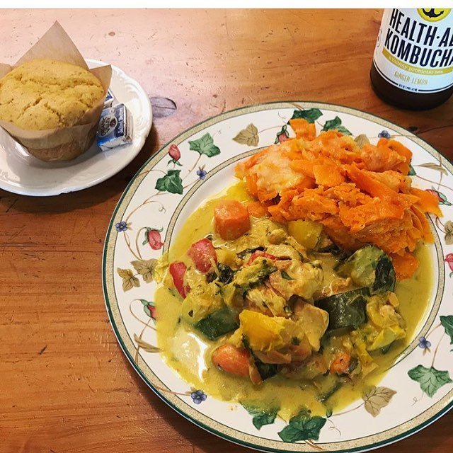 SavoyCafeDeli's tweet photo. Are you thinking about a hot lunch?
Thanks for the great gluten free pic!@cleaneatingwithkatie
#savoycafeanddeli #SantaBarbara #currychicken #sweetpotatogratin #GFcornbread https://t.co/scyIWOTTtZ https://t.co/8Is5nbv10E