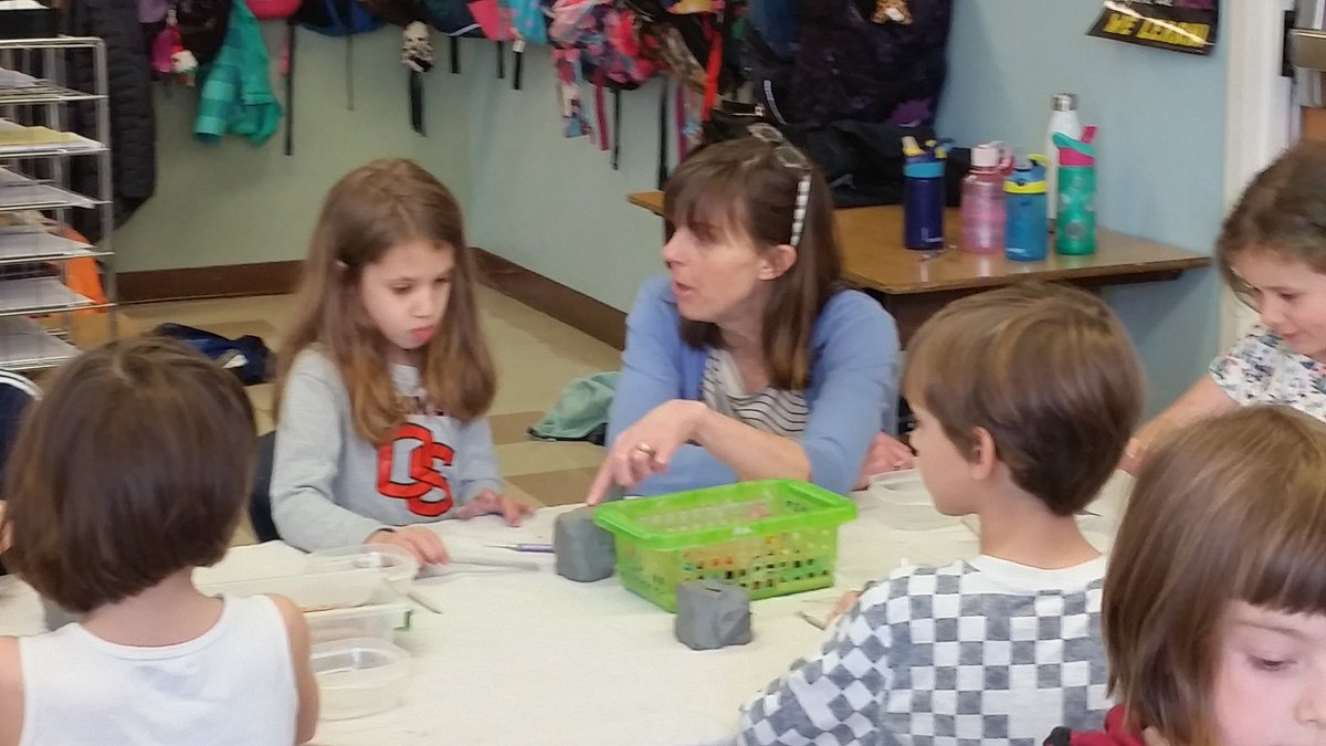 BeverlyClearyK8's tweet photo. Penguin art in Mrs.Knutsen's first grade class!  Thank you Fun Run! https://t.co/tZ5ocDg8LF
